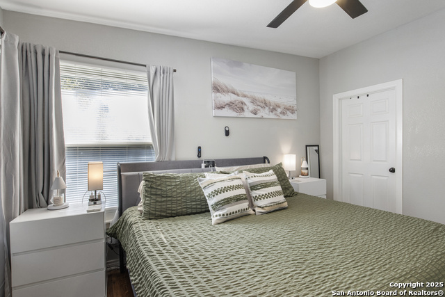 Listing photo id 18 for 310 Eastley  