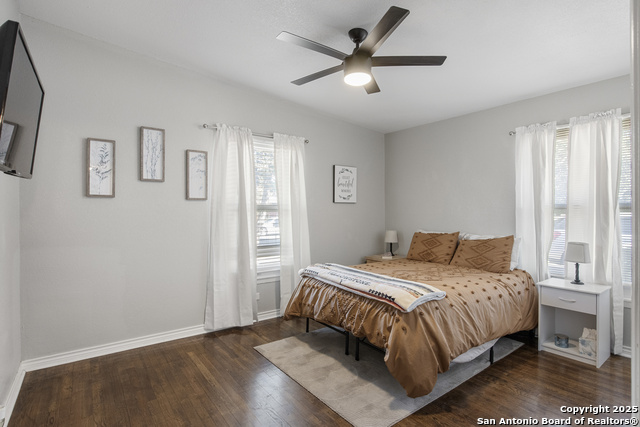 Listing photo id 22 for 310 Eastley  