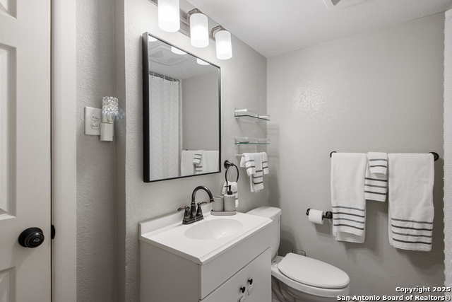 Listing photo id 23 for 310 Eastley  