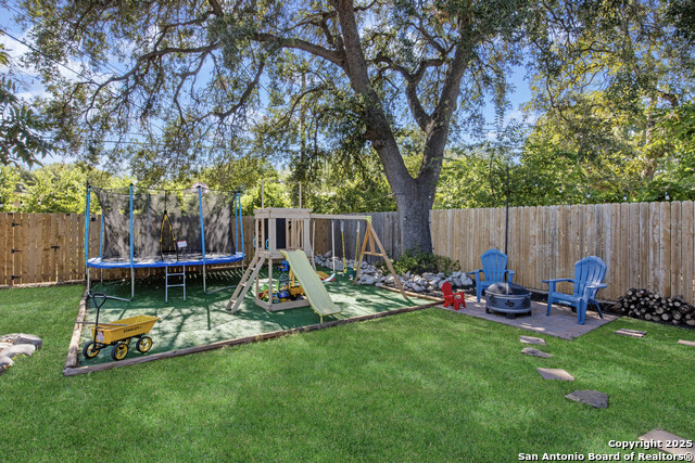 Listing photo id 25 for 310 Eastley  