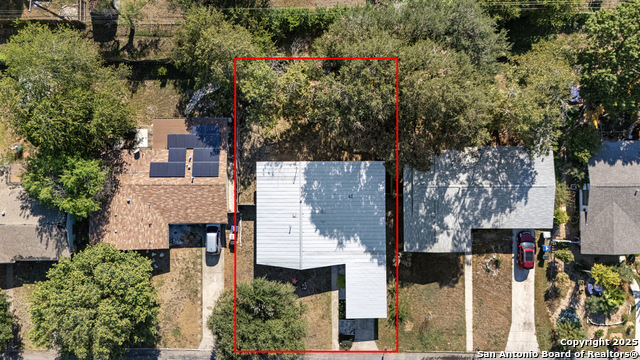 Listing photo id 3 for 310 Eastley  