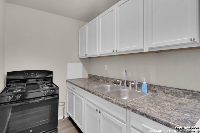 Image 13 of 28 For 222 Guthrie