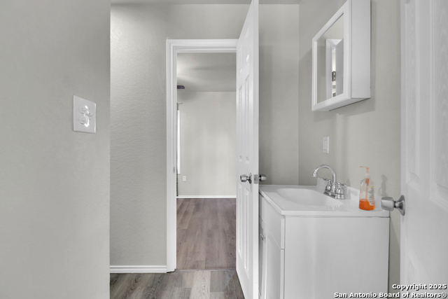 Image 17 of 28 For 222 Guthrie