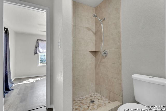 Image 18 of 28 For 222 Guthrie