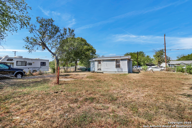 Image 23 of 28 For 222 Guthrie