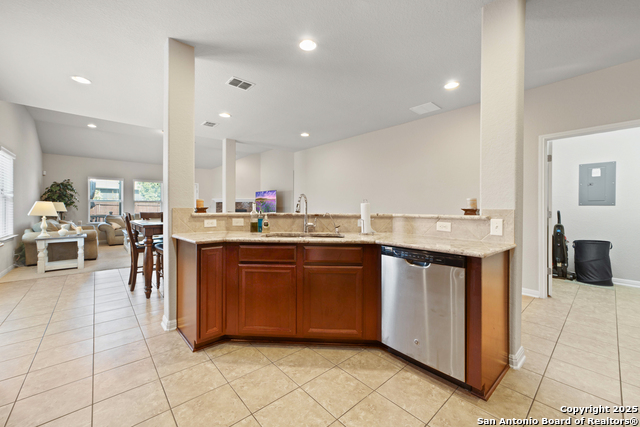 Image 16 of 50 For 232 Albarella