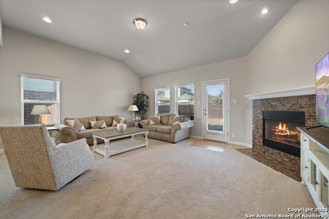 Image 27 of 50 For 232 Albarella