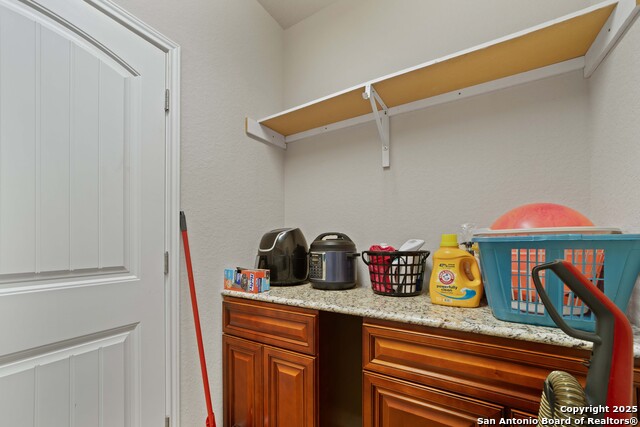 Image 42 of 50 For 232 Albarella