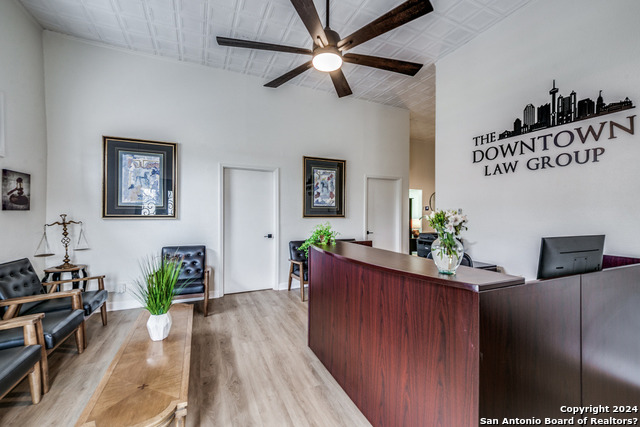 Image 4 of 13 For 924 Camaron  