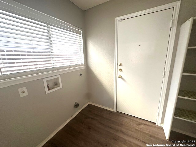 Image 13 of 50 For 10567 Dugas  