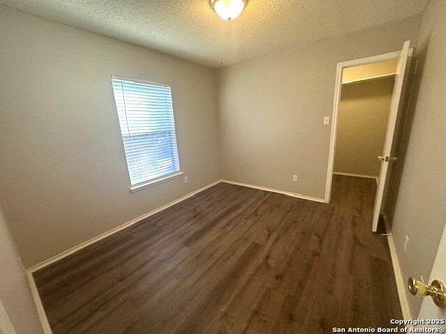 Image 30 of 50 For 10567 Dugas  