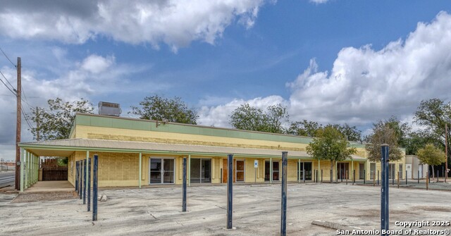 Details for 1402 1st  , Crystal City, TX 78839