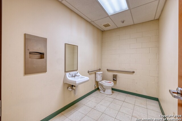 Listing photo id 8 for 1402 1st  