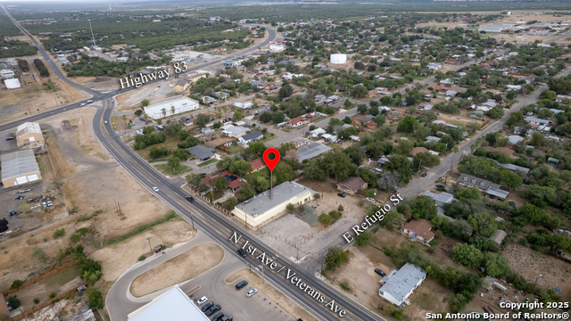 Listing photo id 0 for 1402 1st  