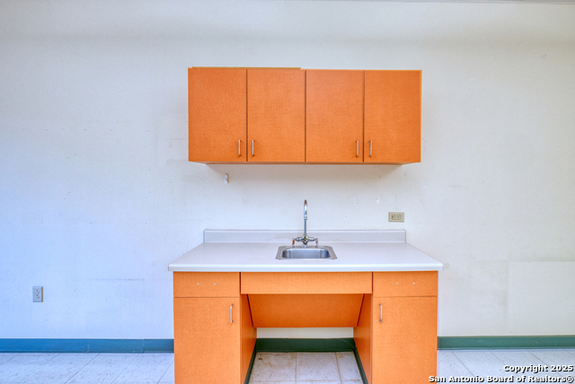 Listing photo id 28 for 1402 1st  