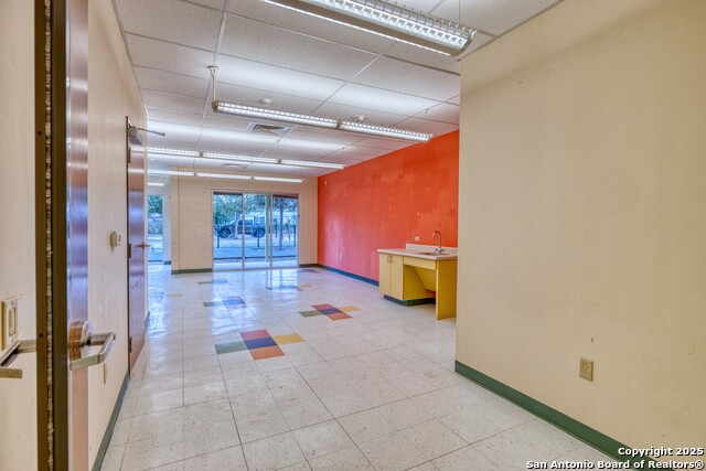 Listing photo id 30 for 1402 1st  