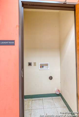 Listing photo id 33 for 1402 1st  