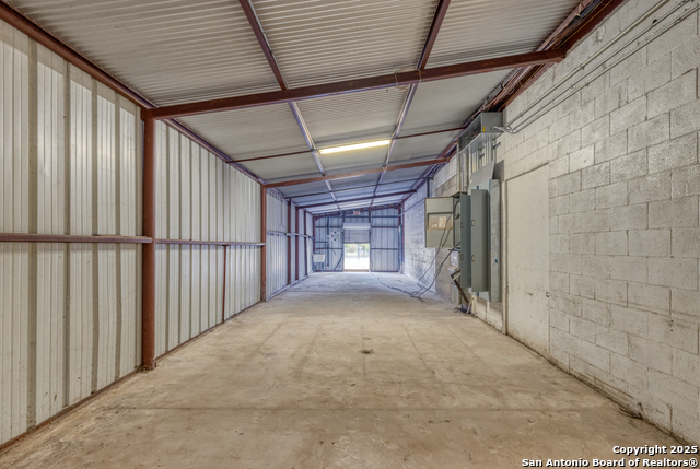 Listing photo id 40 for 1402 1st  