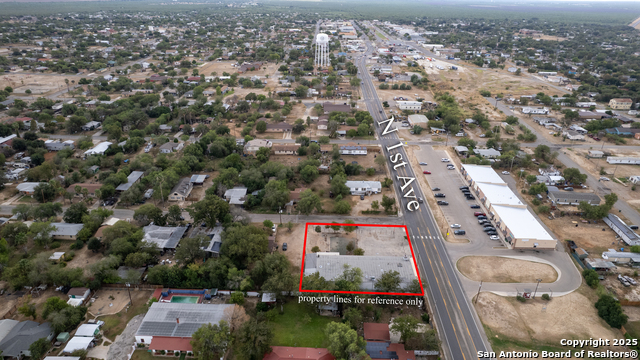 Listing photo id 51 for 1402 1st  