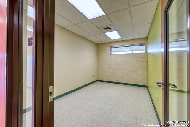 Listing photo id 4 for 1402 1st  