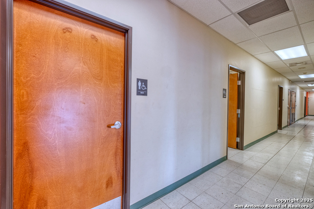 Listing photo id 7 for 1402 1st  