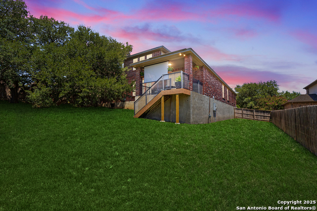 Listing photo id 8 for 1222 Ashbury Bay