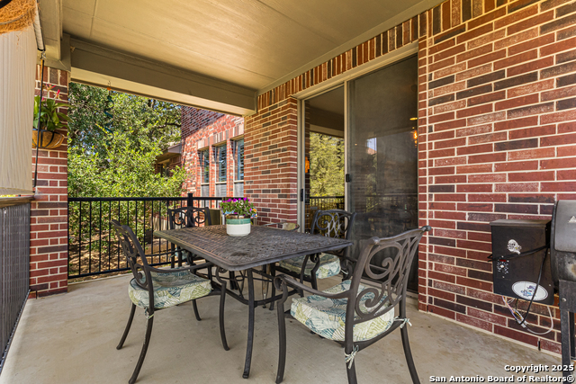 Listing photo id 10 for 1222 Ashbury Bay