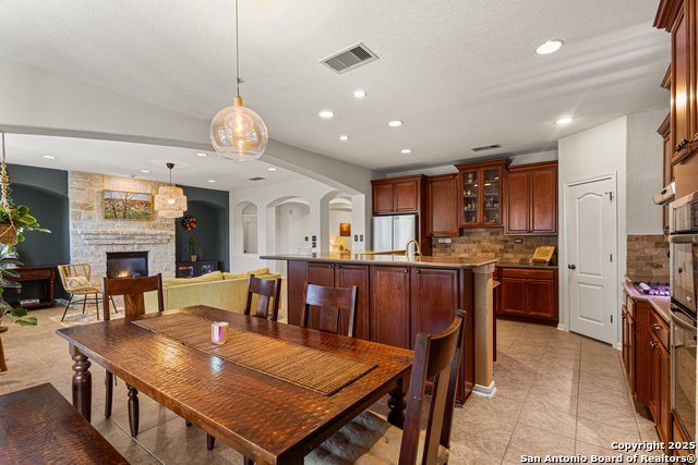 Listing photo id 18 for 1222 Ashbury Bay