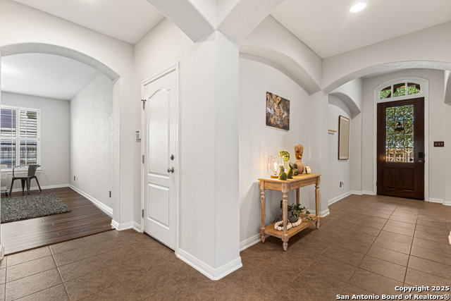 Listing photo id 20 for 1222 Ashbury Bay