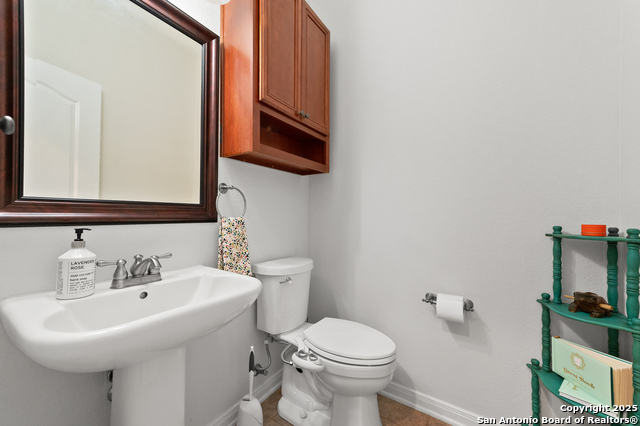 Listing photo id 24 for 1222 Ashbury Bay
