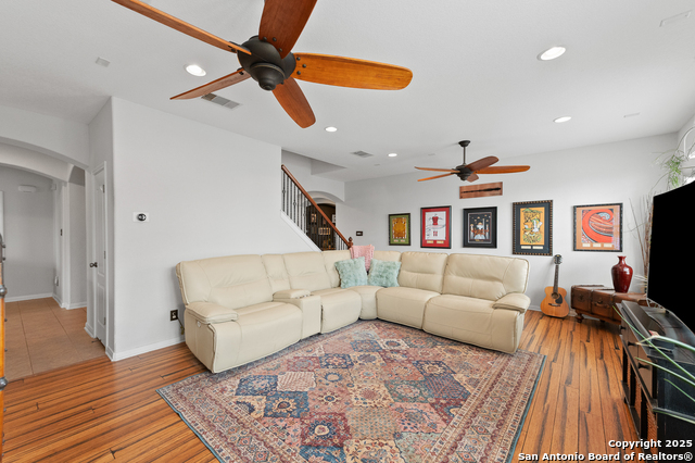 Listing photo id 25 for 1222 Ashbury Bay