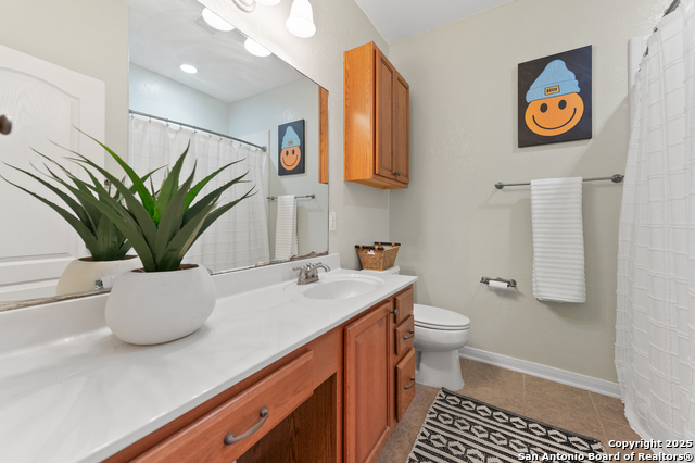 Listing photo id 33 for 1222 Ashbury Bay