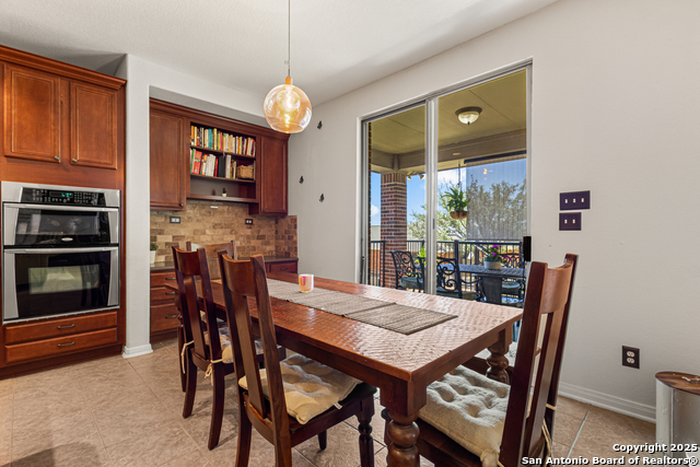Listing photo id 41 for 1222 Ashbury Bay
