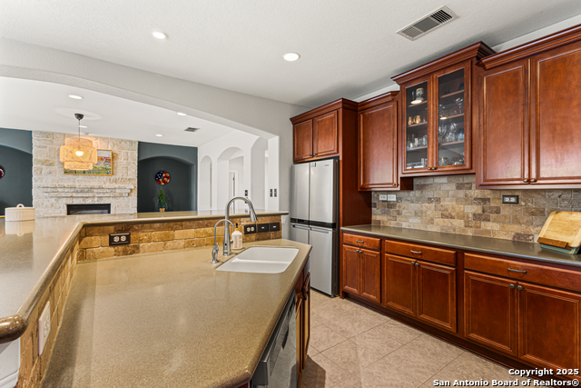 Listing photo id 42 for 1222 Ashbury Bay