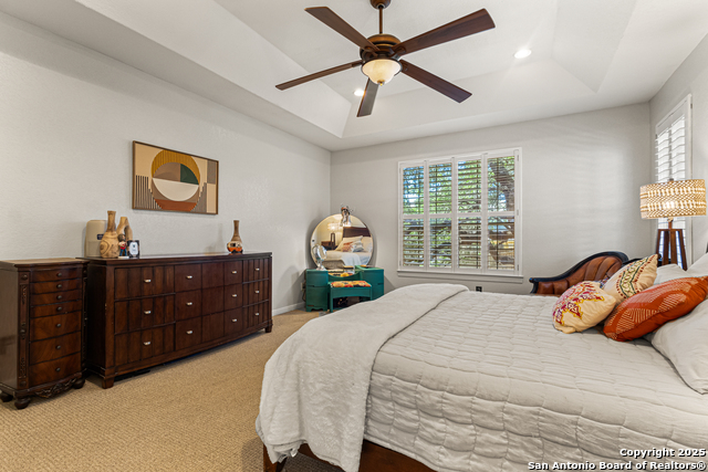Listing photo id 44 for 1222 Ashbury Bay