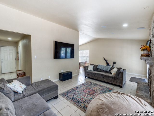 Image 5 of 24 For 5615 Wood Climb St