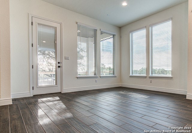 Image 13 of 36 For 593 Vale Ct  