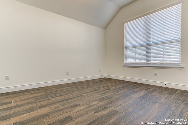 Image 16 of 36 For 593 Vale Ct  