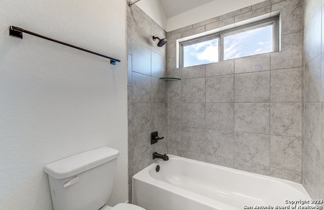 Image 19 of 36 For 593 Vale Ct  