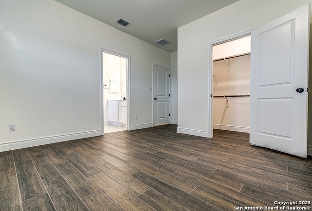 Image 20 of 36 For 593 Vale Ct  