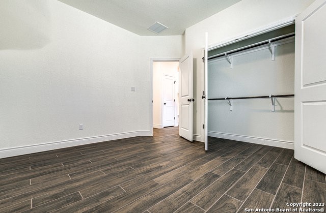 Image 21 of 36 For 593 Vale Ct  