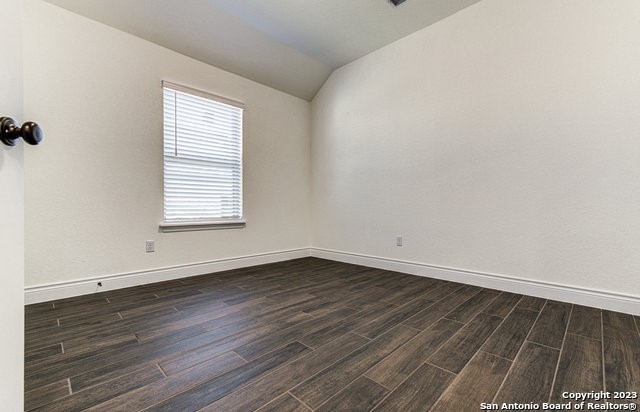 Image 22 of 36 For 593 Vale Ct  