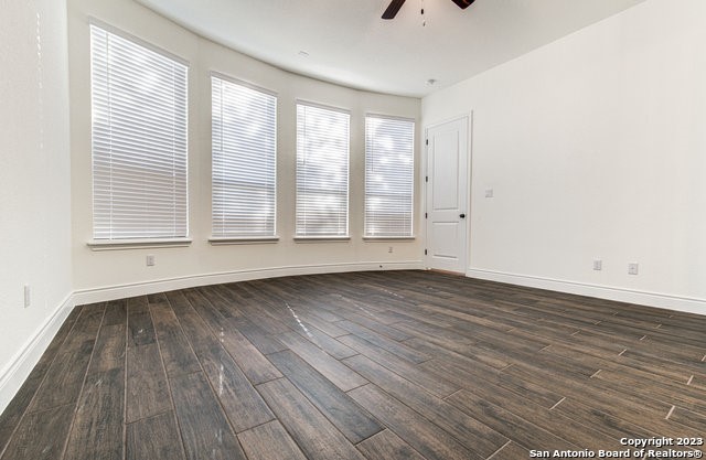 Image 25 of 36 For 593 Vale Ct  