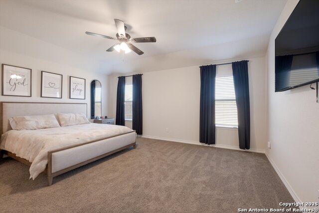 Listing photo id 11 for 5407 Champs Elysees