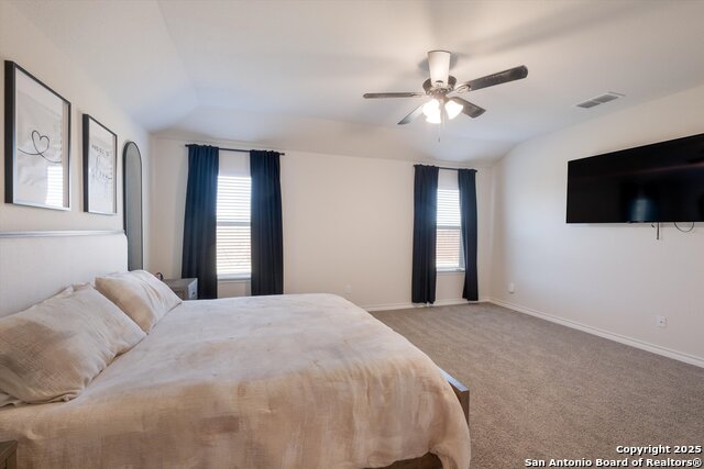 Listing photo id 12 for 5407 Champs Elysees