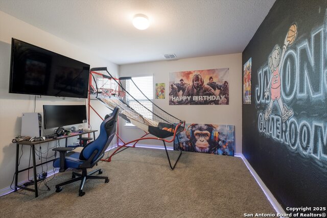 Listing photo id 18 for 5407 Champs Elysees