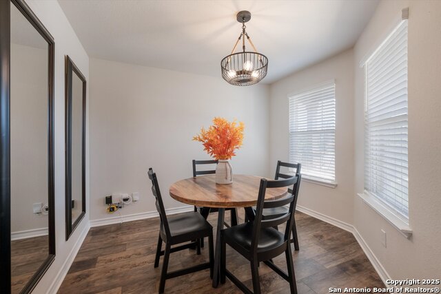 Listing photo id 3 for 5407 Champs Elysees