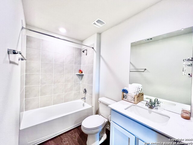 Image 25 of 42 For 21003 Watercourse Way