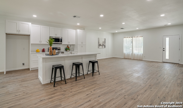 Image 10 of 27 For 933 Denver Blvd