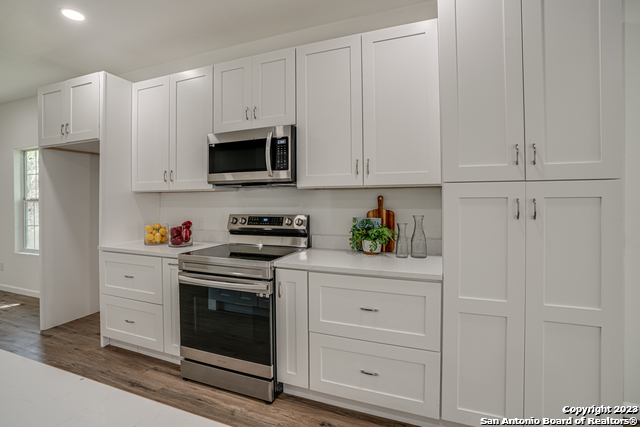 Image 11 of 27 For 933 Denver Blvd